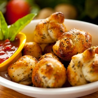 Garlic Knots (12 Pieces)
